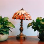 Photo Exquisite Walnut base table lamp